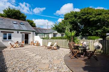 Enjoy peaceful surroundings and a gorgeous view from the back garden at Linhay Cottage.