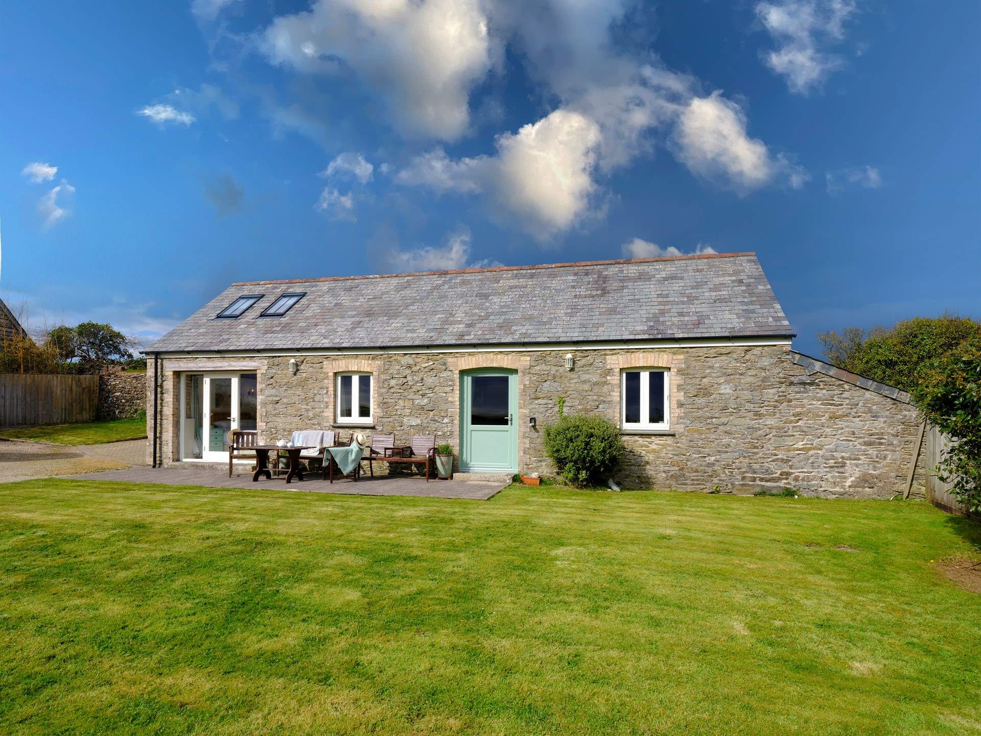 Dog friendly cottages sales roseland peninsula