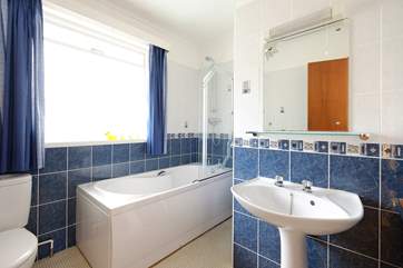 Ground floor bathroom.