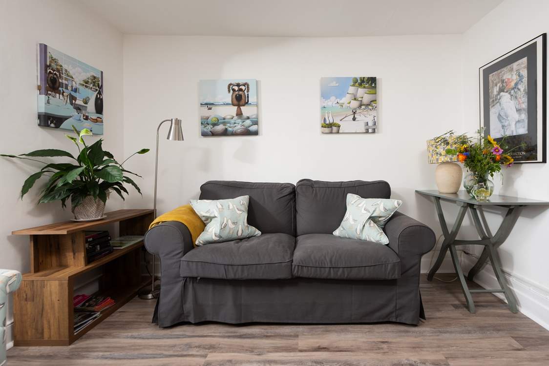 Another view of the cosy sitting-area.