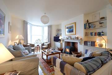 The sitting/dining-room.