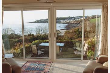 Just look at that fabulous view over the terrace and Porthcurnick beach towards Portscatho.