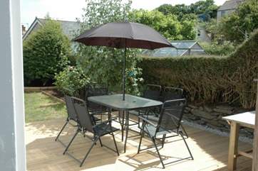 Sit in the Cornish sun and dine al fresco.