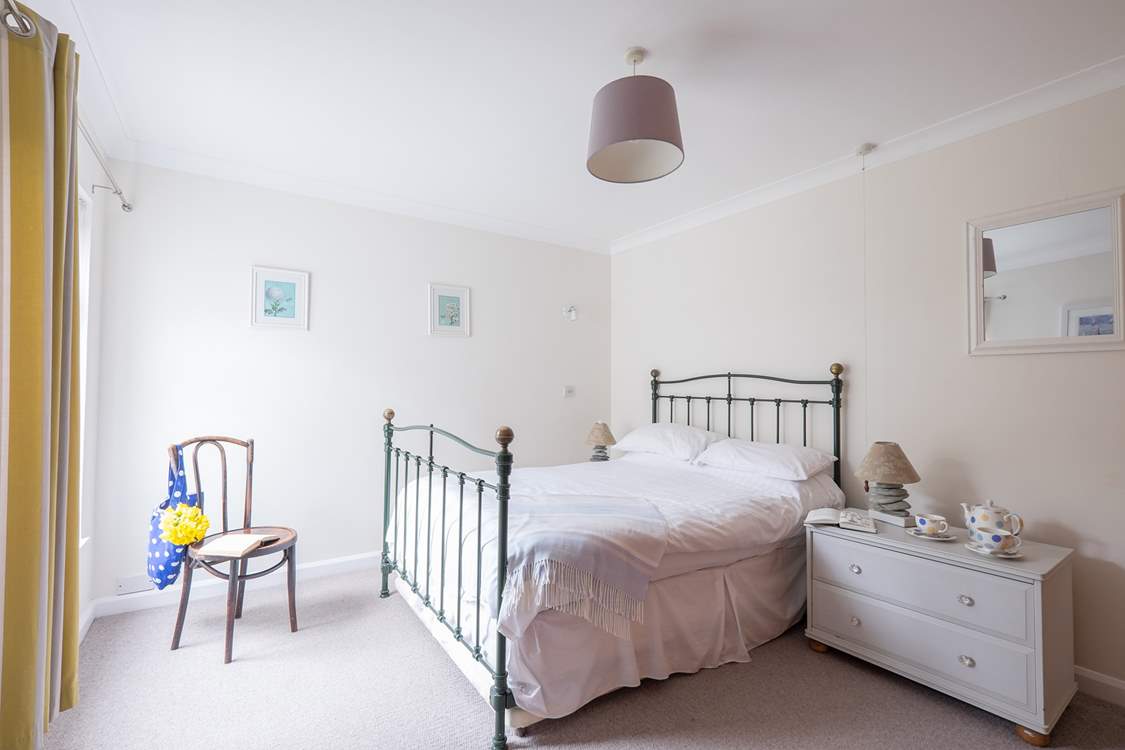 Pretty bedroom 3 has a double bed.