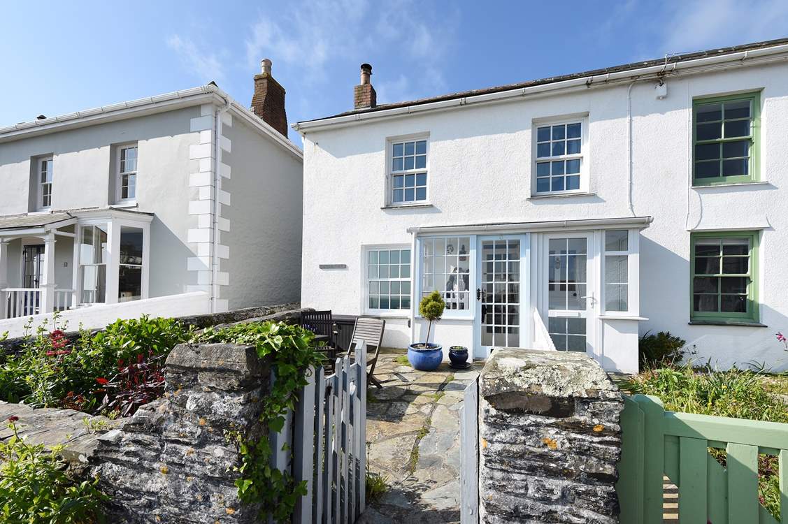 This delightful cottage is centrally located in the village.
