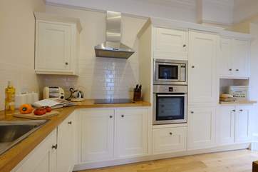 The kitchen is well equipped with all you need including the all important dishwasher.