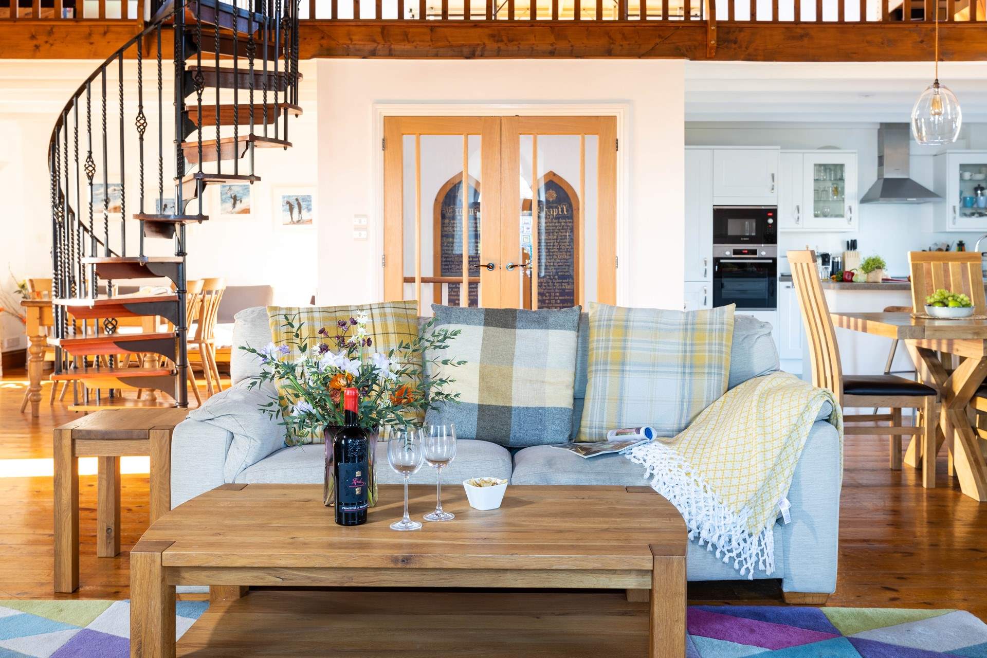 Traditional features marry seamlessly with contemporary furnishings here.