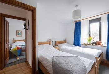 The second twin bedroom.