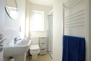 The shower-room, perfect for rinsing salty toes after a beach day.