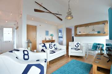 The cosy living space.