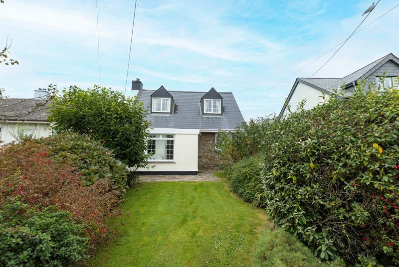 Trevow is a former bungalow in a gorgeous setting near Portcatho.