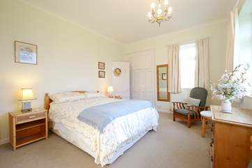 Pretty bedroom 1 has an en suite bathroom.