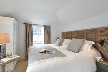 Bedroom 4 with 'zip and link' (6' double or twin) beds.