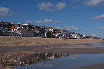 Lyme Regis is a very short drive from the cottage with its historic Cobb, harbour, fossil shops and delicious places to eat.