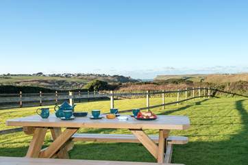 You'll enjoy dining alfresco with such a stunning backdrop.