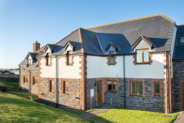 Atlantic View is in a small terrace of four cottages.
