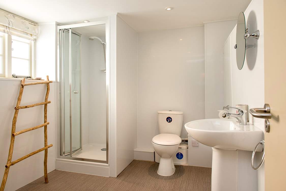 Cremyll Lodge's shower-room.