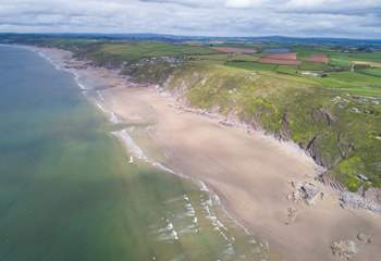 The gorgeous stretch of coastline along Whitsand Bar.
