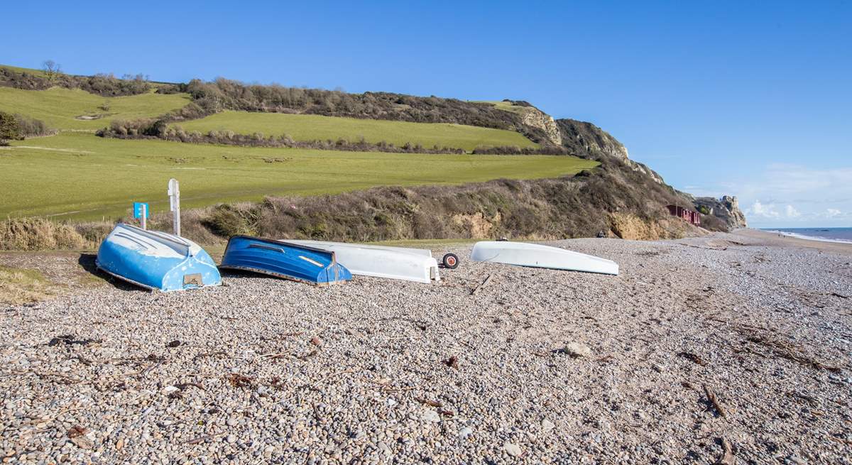 The beach is so unspoilt, there is a beachside car park and a seasonal cafe/shop, and of course the South West Coast Path to challenge you.