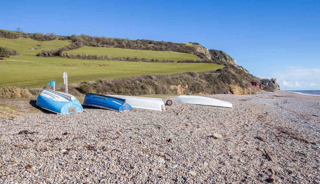 The beach is so unspoilt, there is a beachside car park and a seasonal cafe/shop, and of course the South West Coast Path to challenge you.