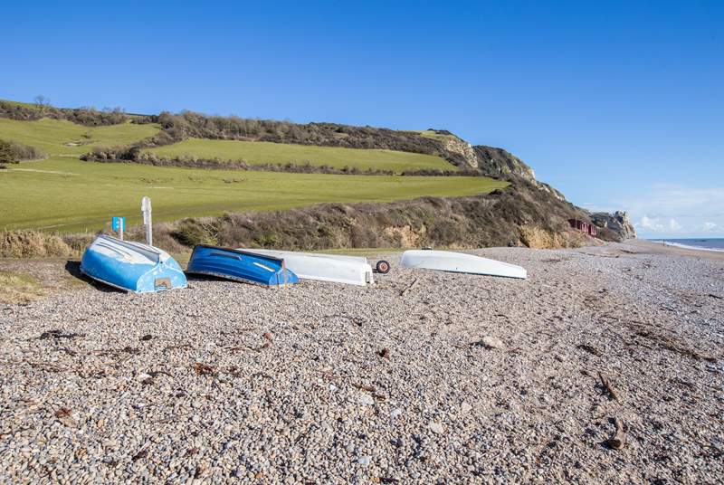 The beach is so unspoilt, there is a beachside car park and a seasonal cafe/shop, and of course the South West Coast Path to challenge you.