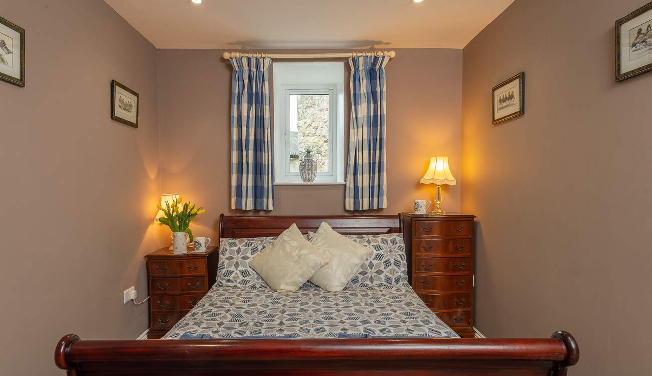 This is the ground floor bedroom with its double sleigh bed.