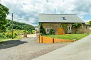 Smugglers Cottage is at the head of a beautiful valley above the coastal village of Branscombe. There is a fully enclosed parking and garden-area behind the cottage.