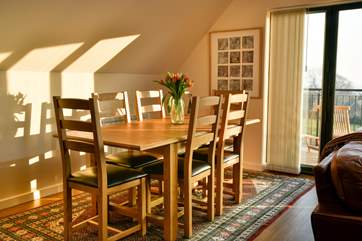 The owners will provide catering for that extra holiday treat if you wish. So not only can you eat in style, but you don't even have to do the cooking!
