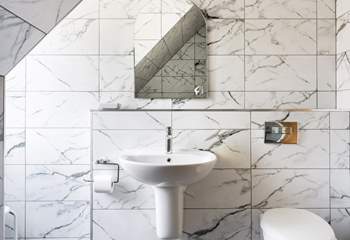 Excellent lighting and lots of space