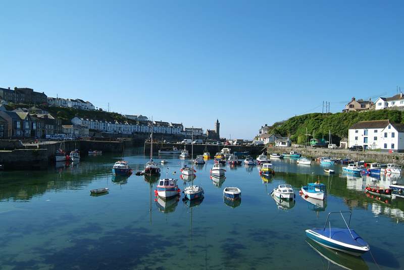 The pretty harbour at Porthleven is surrounded by cafes, small shops and restaurants, something for everyone.