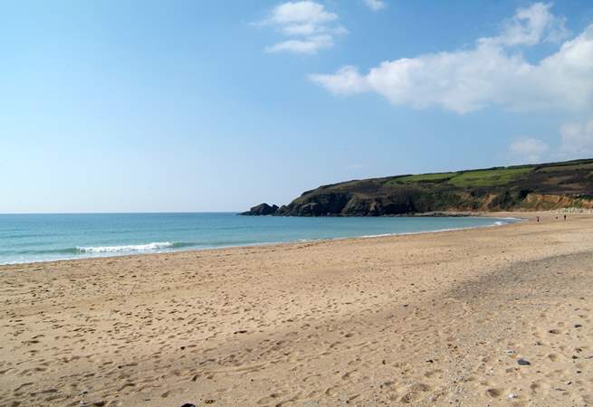 The large family-friendly sandy beach at Praa Sands is a short twenty minute drive away.