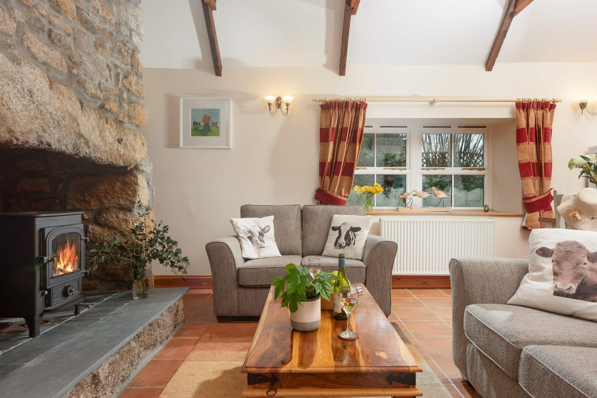 Room to relax around the fire with a good book, a board game or just chatting about the day ahead.