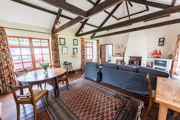 The sitting/dining-room.