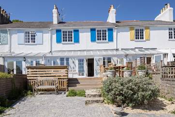 Originally two Coastguard Officer's Cottages, the owners have sympathetically restored Cobb Cottage retaining many original features.