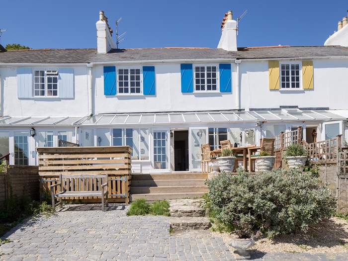 Cobb Cottage, Sleeps 8 in Lyme Regis