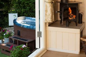 The heavenly hot tub is just a few steps away.