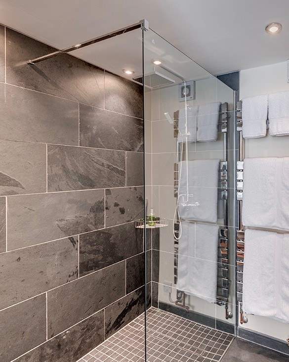 En suite to Bedroom 2.