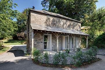 The outside of this lovely cottage.