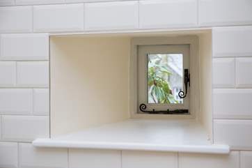 A little window in the kitchen.