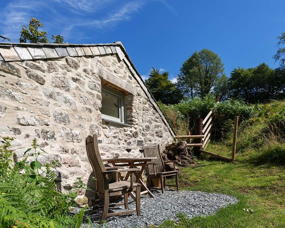 What a little sun-trap this is. Pop open a bottle of something tasty and sit back and relax in this superb spot.