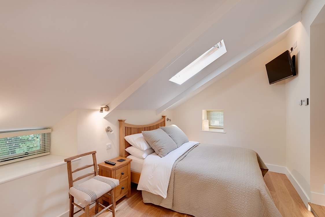 What a stunning bedroom!