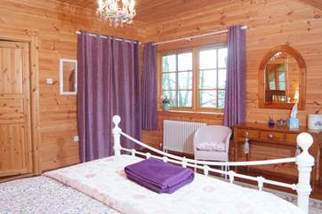 In the corner of the main bedroom there is a dressing room/cot room. We're pleased to advise that the king-size bed has been replaced by a 'zip and link' bed that can either be made up as a super-king double or twin beds.