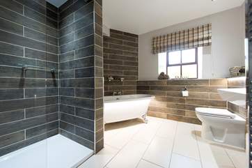 The gorgeous modern bathroom.