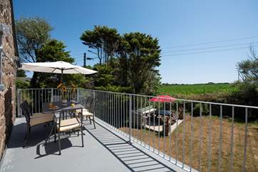 Relax on the balcony.