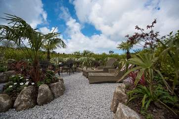 There are even sun loungers.