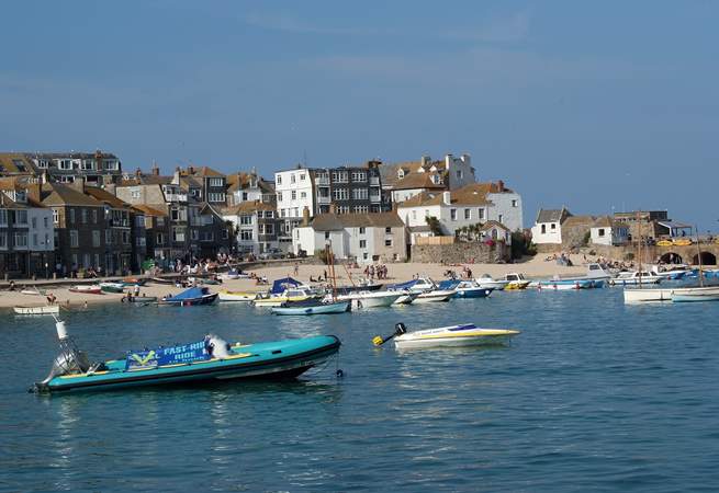 Just a short drive away is the famous artist town of St Ives.