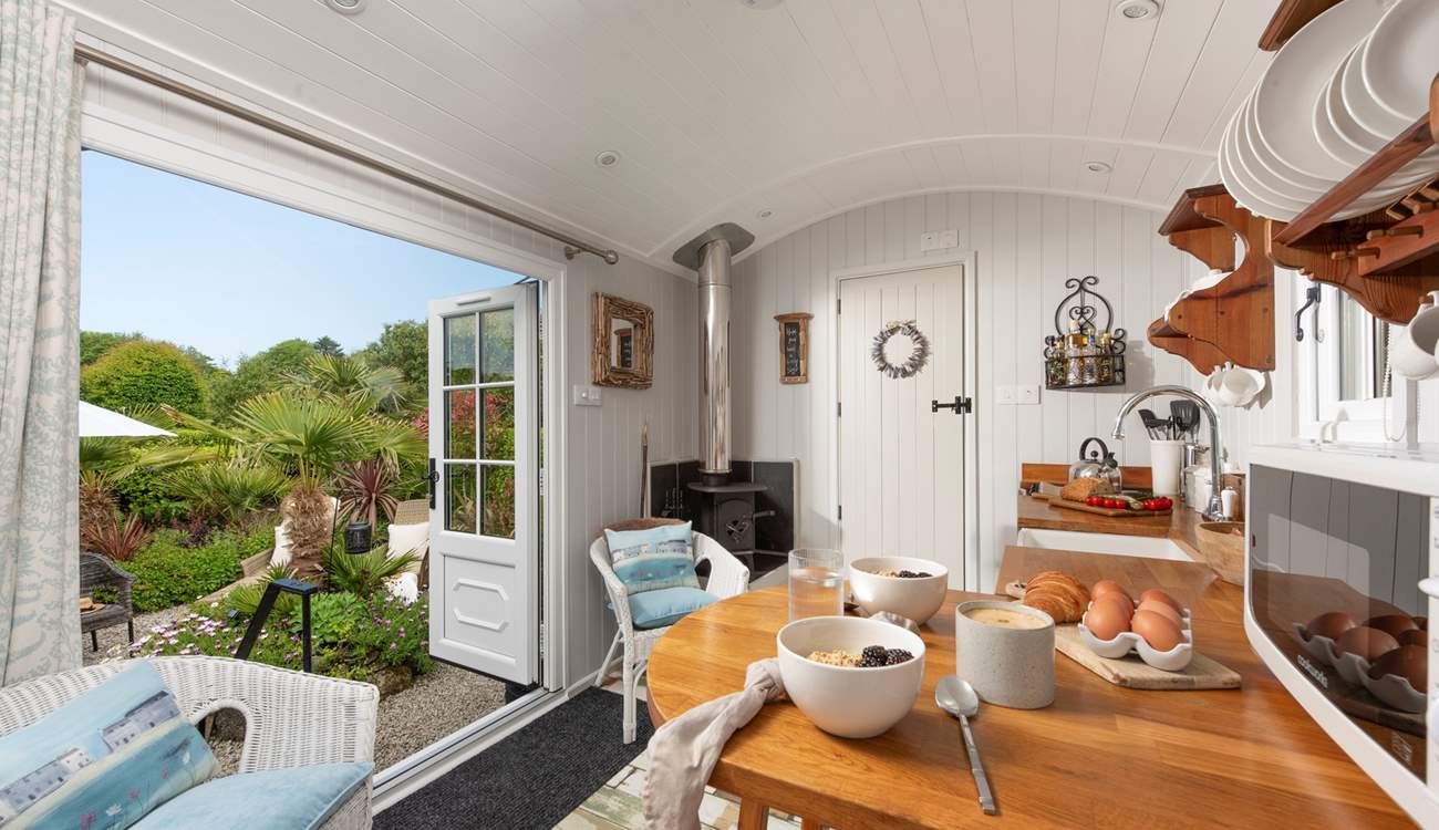 And allows the natural light to stream effortlessly through your hideaway.