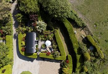 Magical moments await at this dreamy secluded hut. 