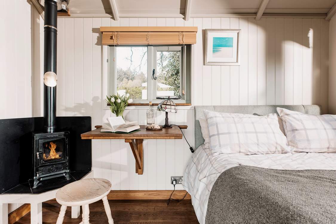 The sweet wood-burner will keep you nice and cosy for those out-of-season escapes.
