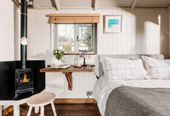 The sweet wood-burner will keep you nice and cosy for those out of season escapes. 